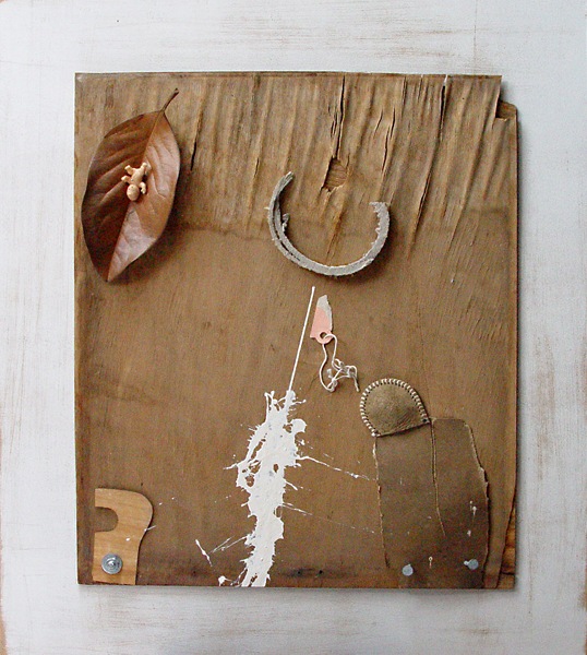 Assemblage VI&nbsp;&nbsp;&nbsp;&nbsp;2001&nbsp;&nbsp;&nbsp;&nbsp;61 x 61cm
