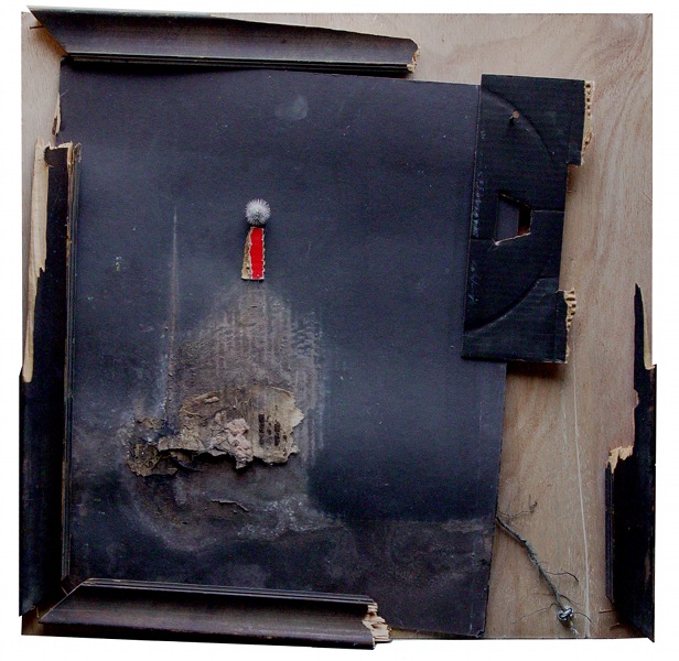 Assemblage X&nbsp;&nbsp;&nbsp;&nbsp;2001&nbsp;&nbsp;&nbsp;&nbsp;61 x 61cm